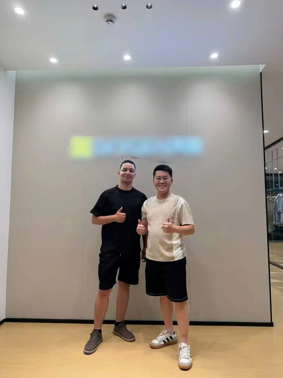 Meeting garment showroom owners in Guangzhou